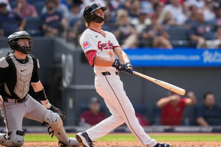 Guardians beat White Sox to climb atop AL Central